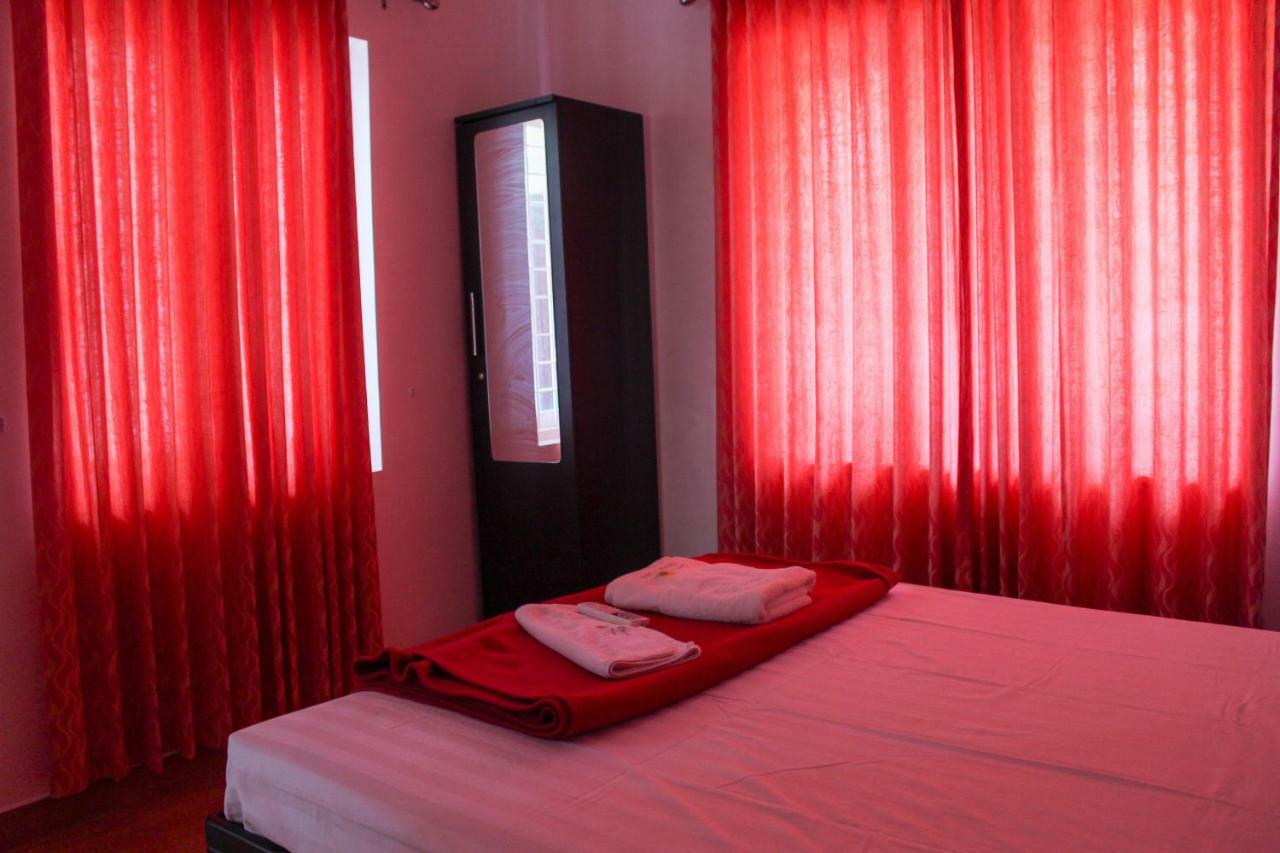 Magic Land Resorts Athirapally Irinjalakuda Buitenkant foto