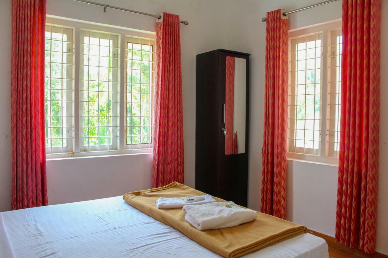 Magic Land Resorts Athirapally Irinjalakuda Buitenkant foto